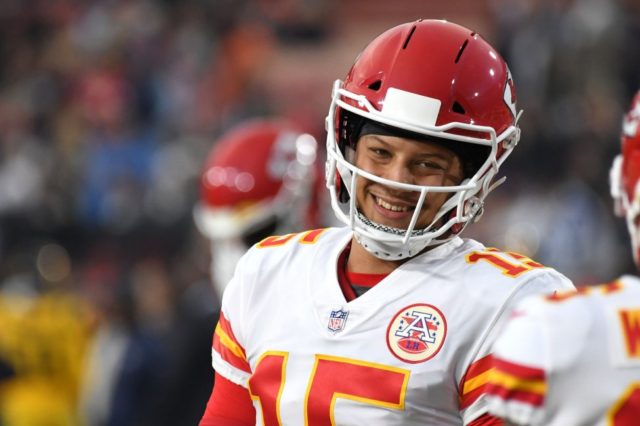 Mahomes-less Chiefs hold off Browns, advance to AFC title game