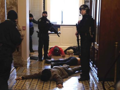Capitol Police in riot (Drew Angerer / Getty)