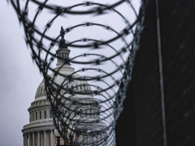 Capitol barbed wire (Samuel Corum / Getty)