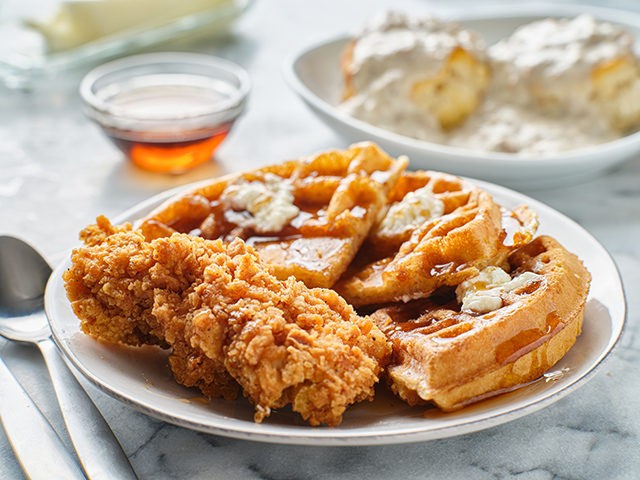 Police: Maskless Man Denied Service Returns with Gun to Steal Fried Chicken, Waffles