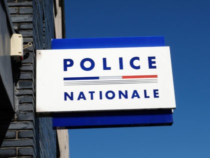 enseigne d'un bureau de police nationale français