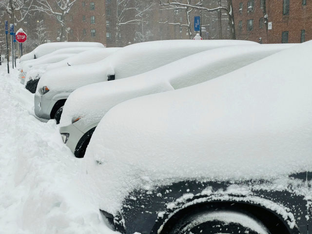 A major Nor'Easter hits New York City. Snowfall totals of 18 inches or more are expected.