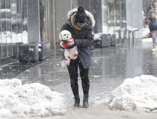 Cuomo: NYC restaurants may begin indoor dining Friday at 25% capacity