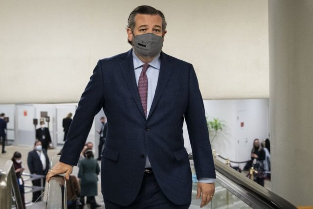 Sen. Cruz faces backlash for Cancun trip during Texas freeze