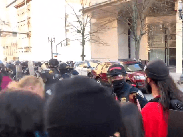 Antifa attacks federal courthouse shortly after physical barrier taken down. (Twitter Video Screenshot/@fvckcommies)