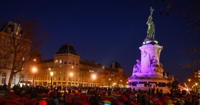 Nearly 500 Migrants And Activists Occupy Paris Square For Hours
