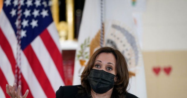 Harris Has No Scheduled Meetings on Border Crisis After Tasked by Biden