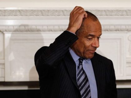 WASHINGTON, DC - JANUARY 17: (AFP OUT) American Express Chairman and CEO Kenneth Chenault