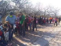 Large Migrant Groups Continue Crossing Border into Texas