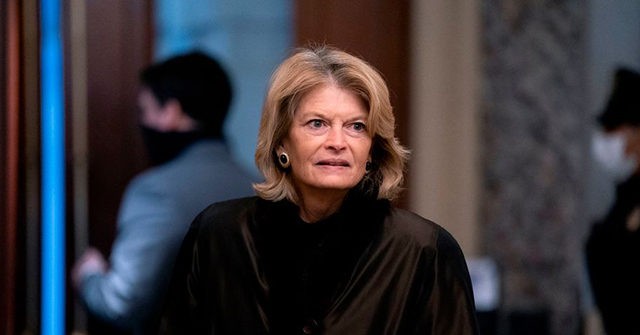 Donald Trump Vows to Campaign in Alaska Against Lisa Murkowski in 2022 Donald Trump Vows to Campaign in Alaska Against Lisa Murkowski in 2022