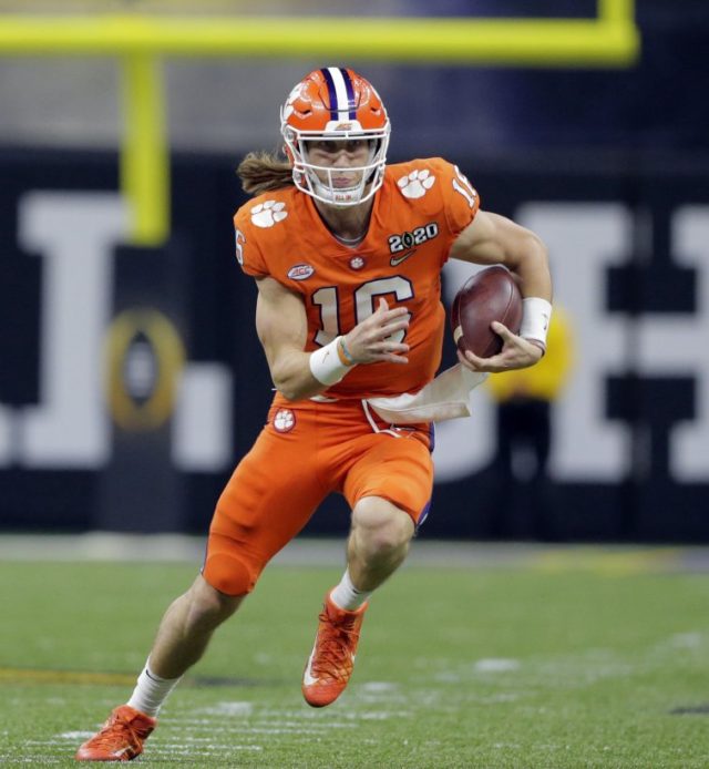 NFL Draft: Trevor Lawrence does soccer drill, lifts weights to rehab shoulder