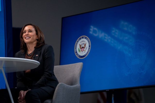 Kamala Harris to speak at Nickelodeon Kids' Choice Awards