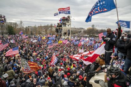 U.S. prosecutors seek court delays amid hundreds of Capitol riot cases