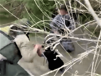 Del Rio Sector Border Patrol agents rescue two small children abandoned in the Rio Grande. (Video Screenshot/U.S. Border Patrol)