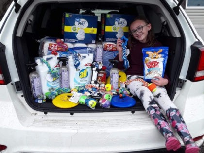 Girl Makes Donations to Rescue with Money Earned by Making Pot Holders