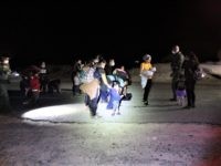 300 Migrants Including 2 Salvadoran Unaccompanied Teens Cross Border