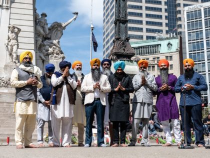 INDIANAPOLIS, IN - APRIL 18: Leading members of the Sikh community gather in prayer at Mon
