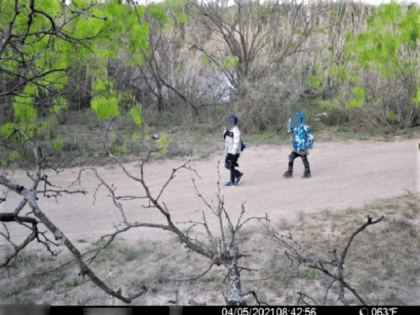 Del Rio Sector Border Patrol agents rescue two small children abandoned near the Rio Grande by human smugglers. (Photo: U.S. Border Patrol/Del Rio Sector)