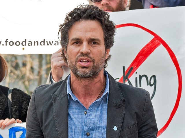 NEW YORK, NY - APRIL 25: Actor/director Mark Ruffalo (C) speaks at the Hydraulic Fracturin