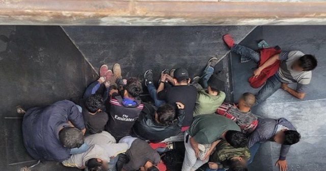 25 Migrants Found Packed in Railcar near Border in Texas