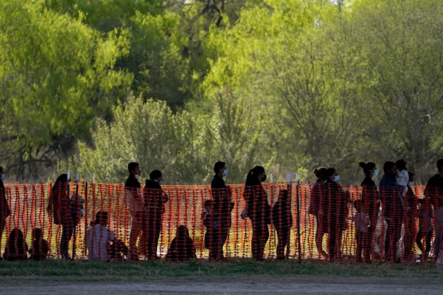 EXPLAINER: Is the US border with Mexico in crisis? - Breitbart