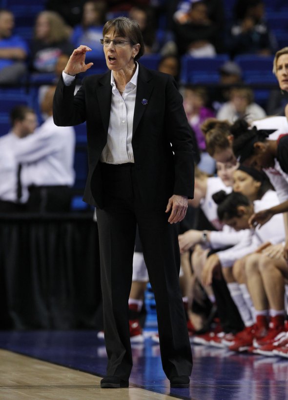 Stanford women hold off Arizona for first national ...