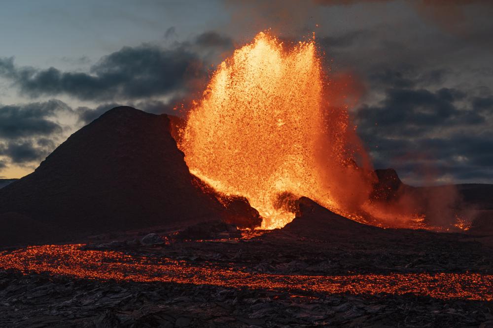 PICS Iceland Volcano Erupts for First Time in 6,000 Years