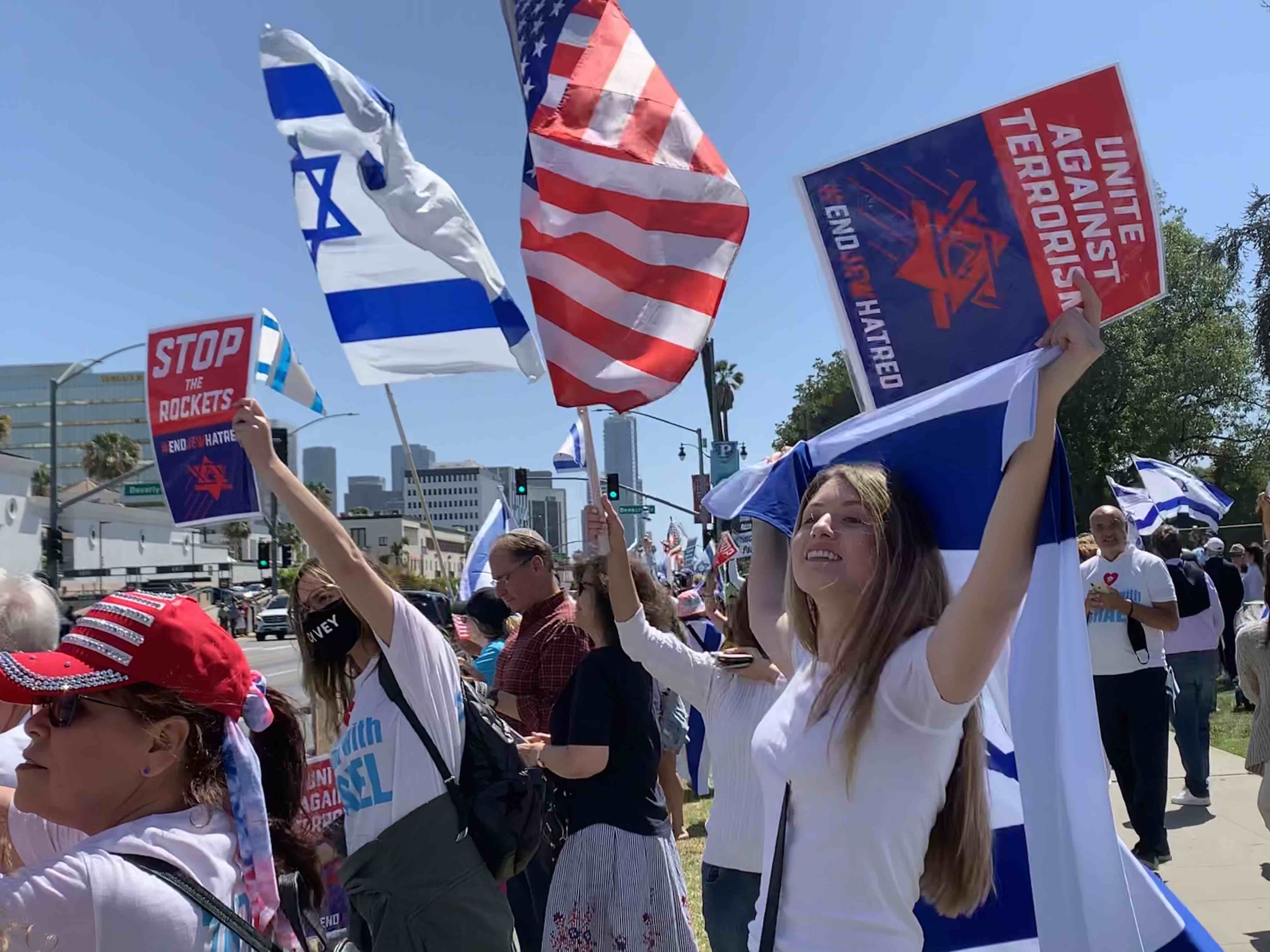 Beautiful people at pro-Israel rally (Joel Pollak)