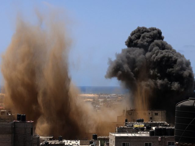 Gaza explosions (Said Khatib / AFP / Getty)