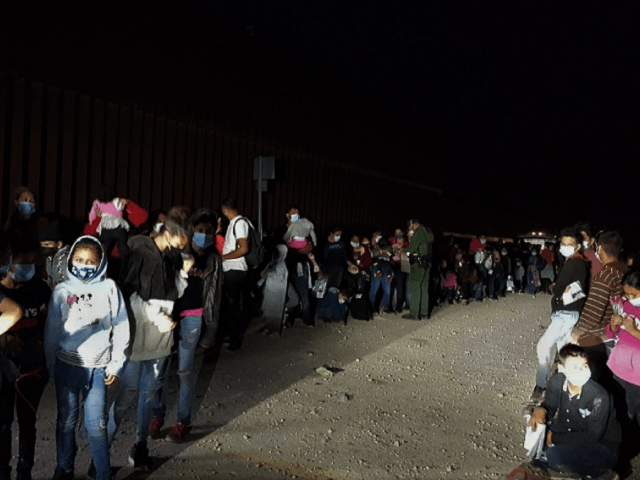 RGV agents apprehend 206 migrants in a single border crossing. (Photo: U.S. Border Patrol/Rio Grande Valley Sector)