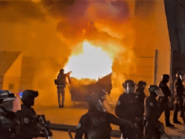 Antifa Rioters set dumpster fire against courthouse in Portland on anniversary of George F