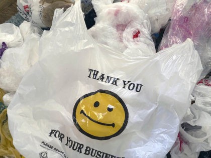 Photo by: STRF/STAR MAX/IPx 2020 9/19/20 New York will finally enforce plastic bag ban sta