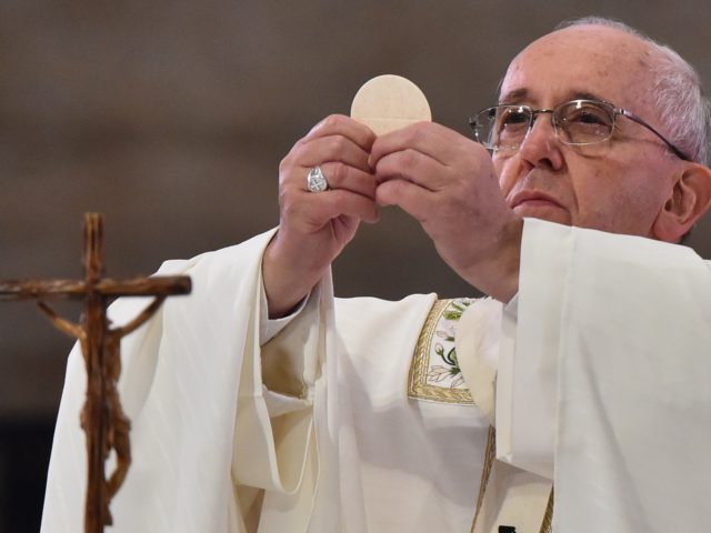 Pope Francis leads a mass for local Catholic leaders at Manila Cathedral on January 16, 20