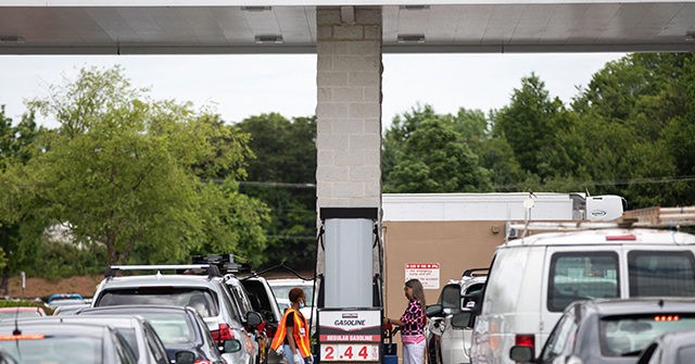 VIDEO: California Gas Station Error Sells Fuel for 69 Cents per Gallon