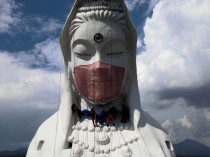 Japan: Buddhist Temple Covers Goddess Statue with 77-Pound Mask