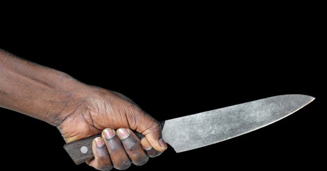 'I Kill You' Somali Armed with Knives Shot by Police After Attacking Man