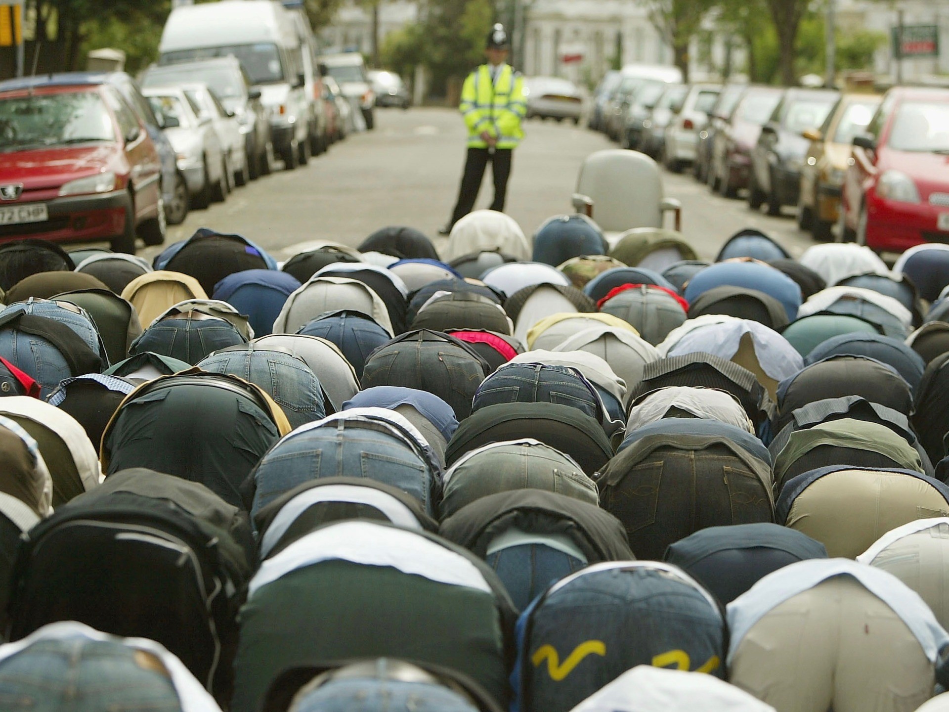 Muslim Author Documents 'No-Go Zones' for White People in Britain - Vimarsana News