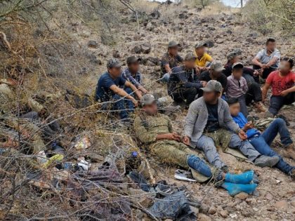 Single adult migrants apprehended in Tucson Sector near Gila Bend, Arizona. (Photo: U.S. Border Patrol/Tucson Sector)