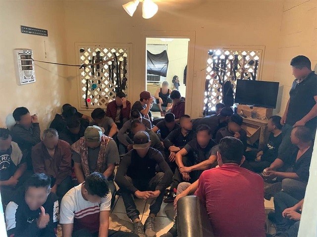 100 Migrants Found in Stash House near Border in Texas - Vimarsana News