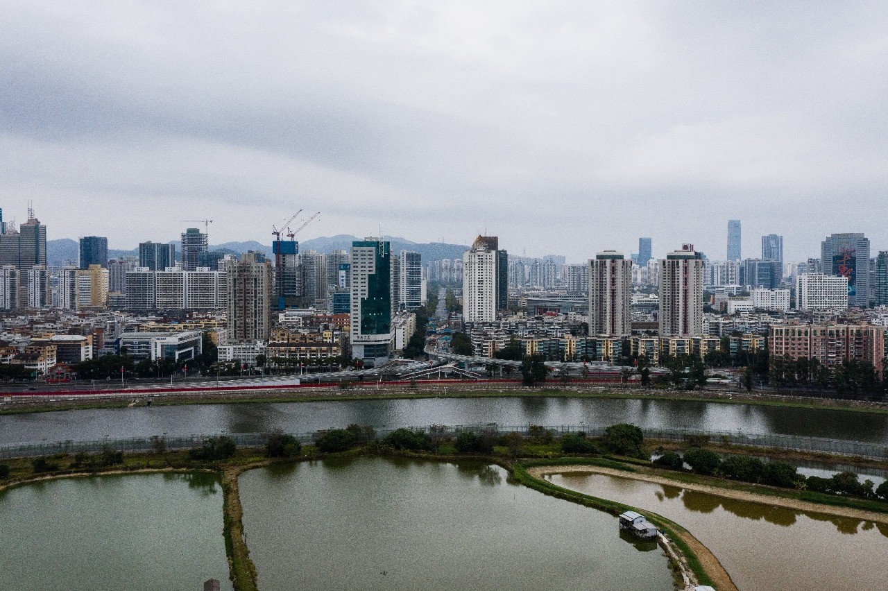 Континентальный китай. Китай Хефей. China Hong Kong border. Mainland China.