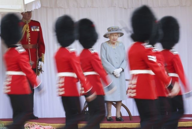 After charming leaders, Queen Elizabeth sits back for ...