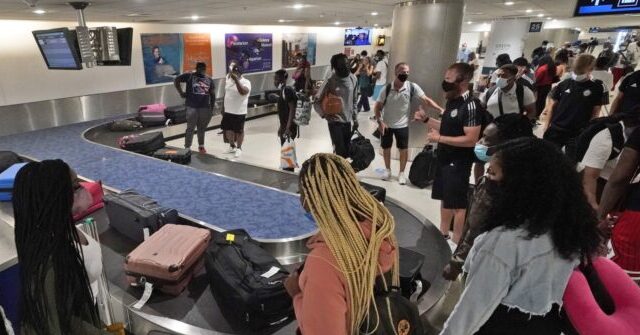 Police: Florida Airport Baggage Handler Caught Stealing Luggage by Apple AirTag Tracker - Vimarsana News
