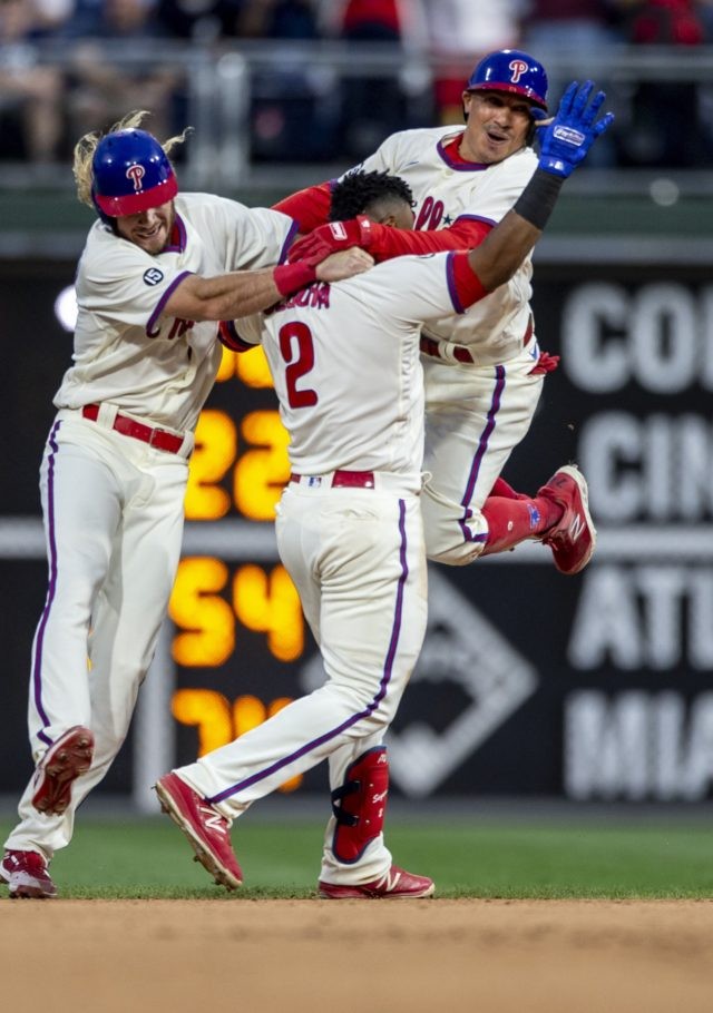 Trio of walkoffs helps Phillies move above .500 - Breitbart