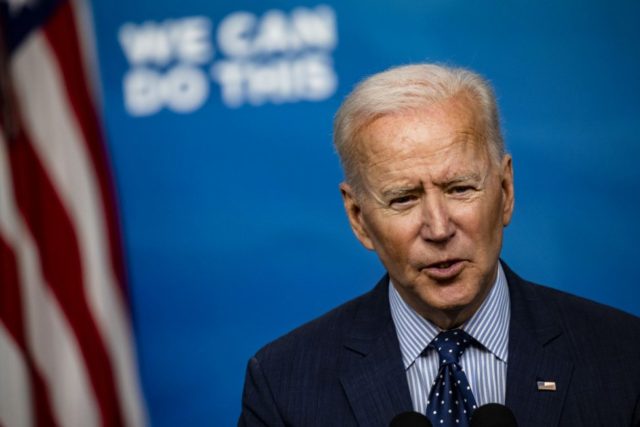 Biden signs executive order expanding bans on investment in Chinese firms