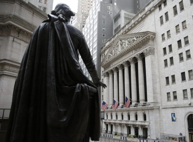 S&P 500 hits new closing high, investors disregard rising inflation