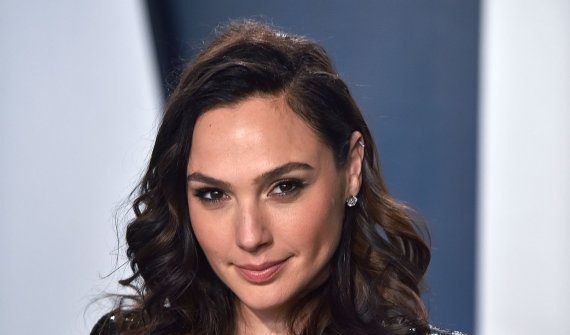 Gal Gadot, Chrissy Teigen celebrate their husbands on Father's Day ...