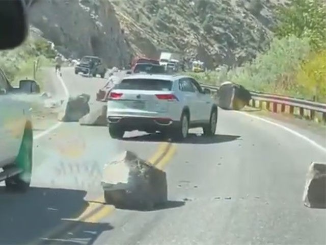 Boulders scattered on highway after earthquake in California. Screenshot via Twitter.