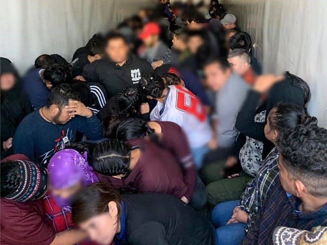 132 Migrants Found Locked in Tractor-Trailer in Far West Texas near Border - Vimarsana News