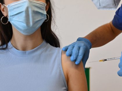 Italian Virologist Calls for ‘House-to-House’ Vaccinations