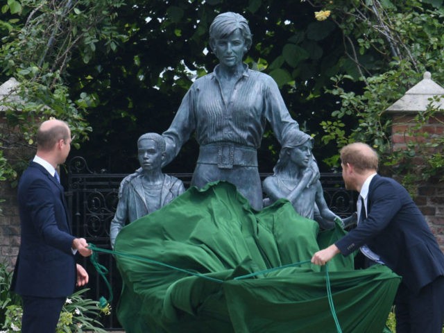 Britain's Prince William, Duke of Cambridge (L) and Britain's Prince Harry, Duke of Sussex unveil a statue of their mother, Princess Diana at The Sunken Garden in Kensington Palace, London on July 1, 2021, which would have been her 60th birthday. - Princes William and Harry set aside their differences …